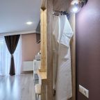 Четырехместный (Комфорт с двуспальной кроватью), База отдыха Ашхадах