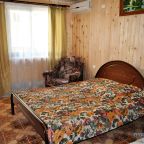 Трёхместный и более (Двухместный с удобствами), Гостевой дом У Роберта