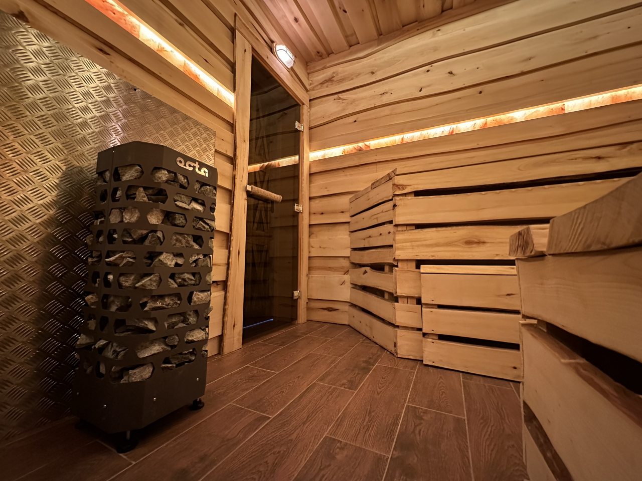 Студия с кухней и финской сауной «Леший» с отдельным входом