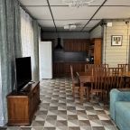 De Luxe (Коттедж с 4 спальнями), Гостевой дом На Волне