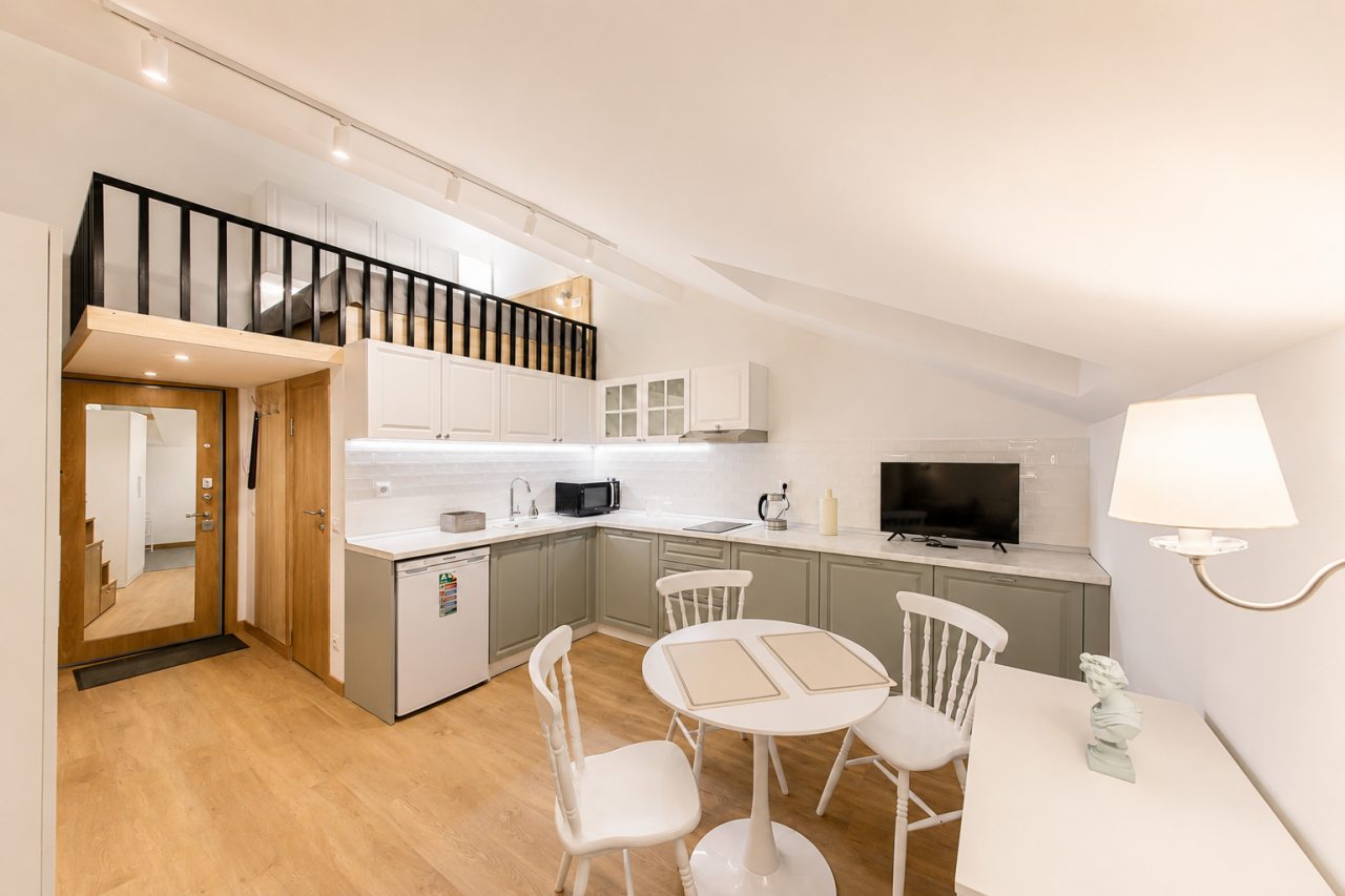 Апартаменты (С мансардными окнами), Апарт-отель Karl House