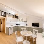 Апартаменты (С мансардными окнами), Апарт-отель Karl House