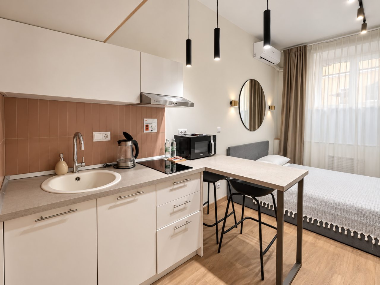 Апартаменты (На цокольном этаже), Апарт-отель Karl House