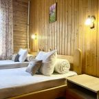 Трехместный (Комната с кухней (Корпус Б)), Гостевой дом Тхач от Травел Хотелс Антураж