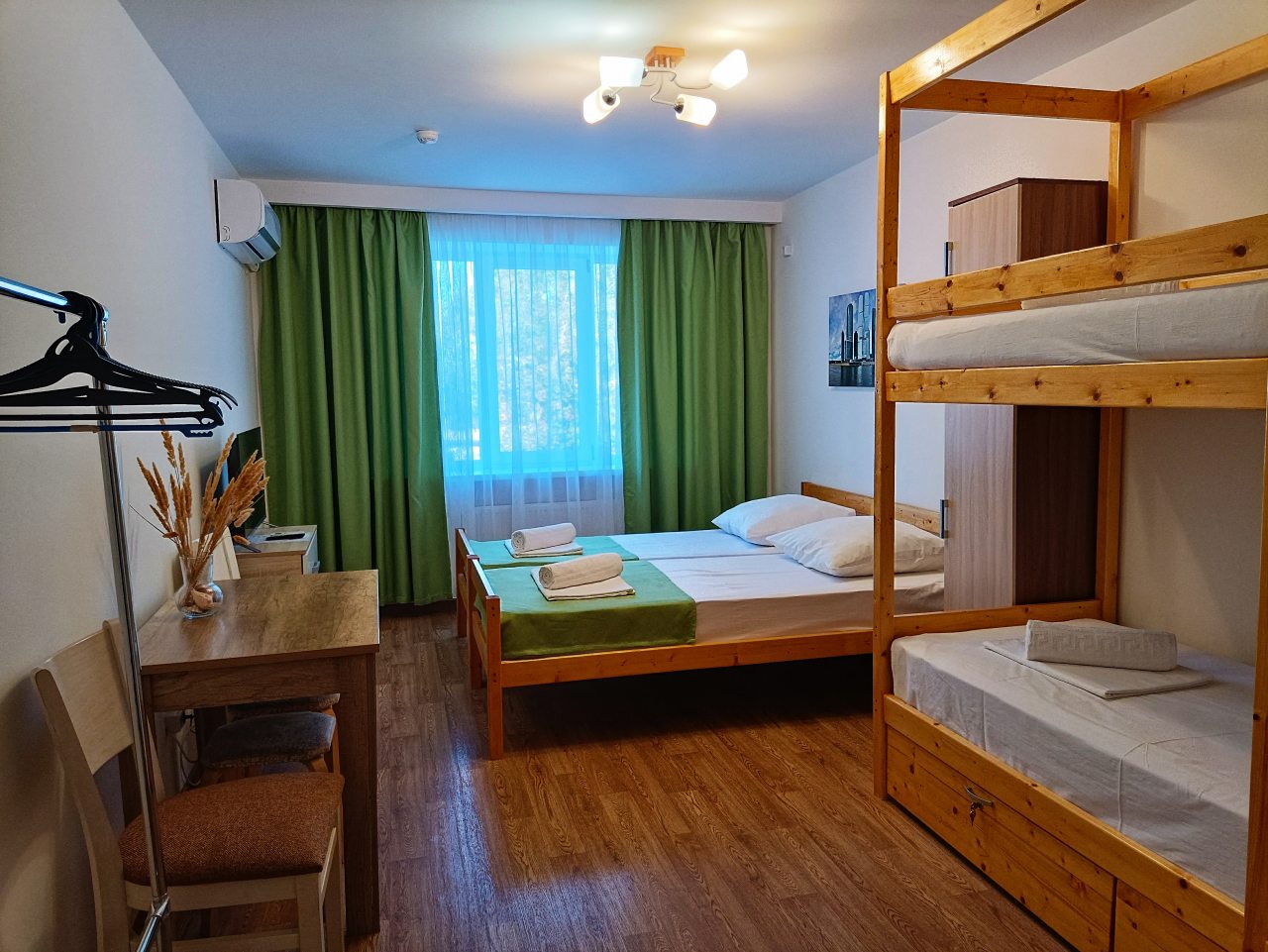 Трёхместный и более (Четырехместный стандарт) апарт-отеля Hello Kerch, Керчь