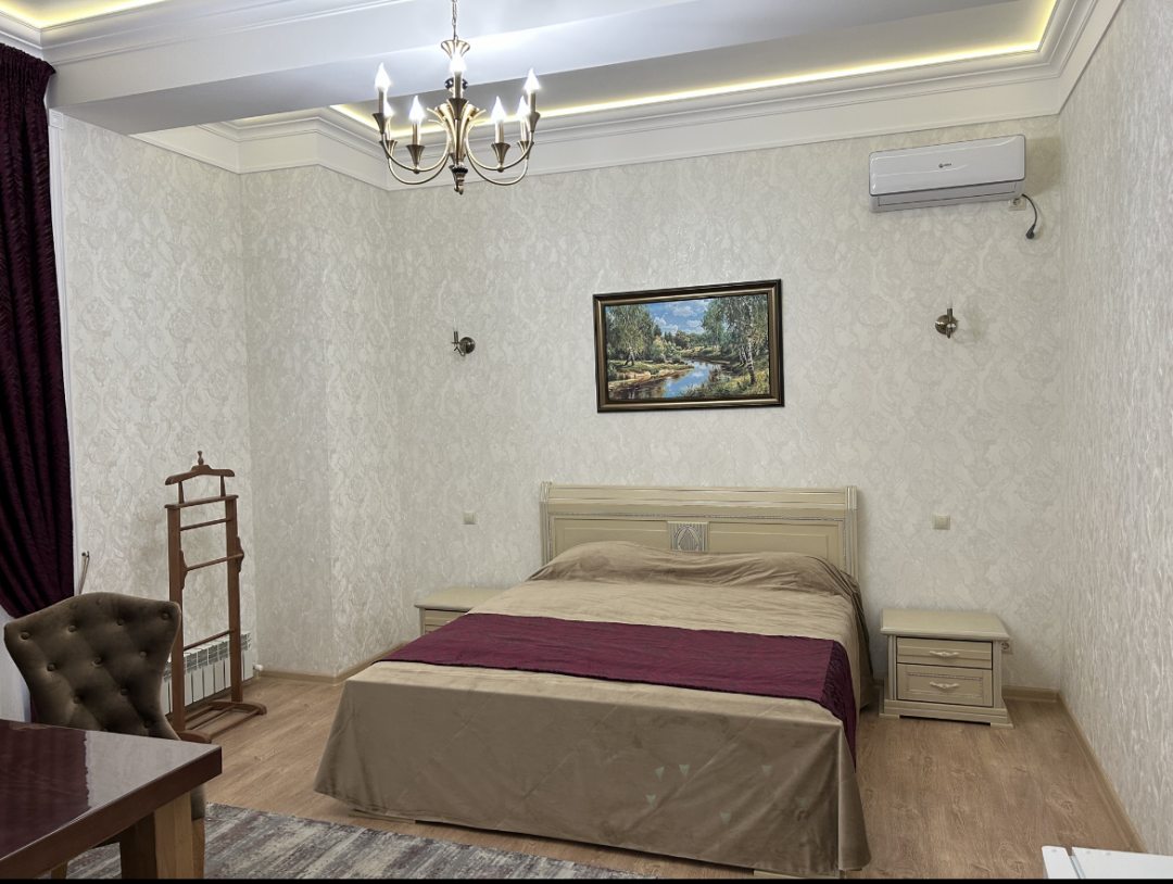 Двухместный (Номер 200 с двуспальной кроватью) гостиницы Лезгинка, Дербент