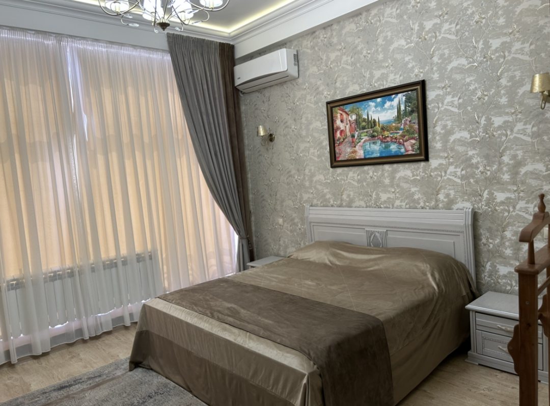 Двухместный (Номер 203 с двуспальной кроватью) гостиницы Лезгинка, Дербент