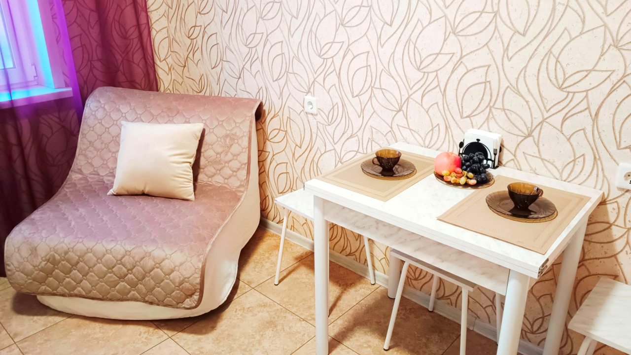 На кухне имеется доп спальное место - кресло - кровать