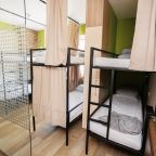 Восьмиместный (Кровать в общем мужском номере с 6 кроватями с общей ванной), Хостел Re Hostel Premium