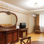 Жильё полностью ваше, Апартаменты 3-комнатная квартира в центре Адлера
