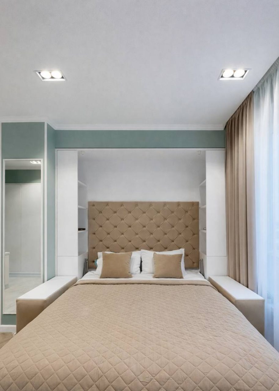 Двуспальная кровать с мягким изголовьем