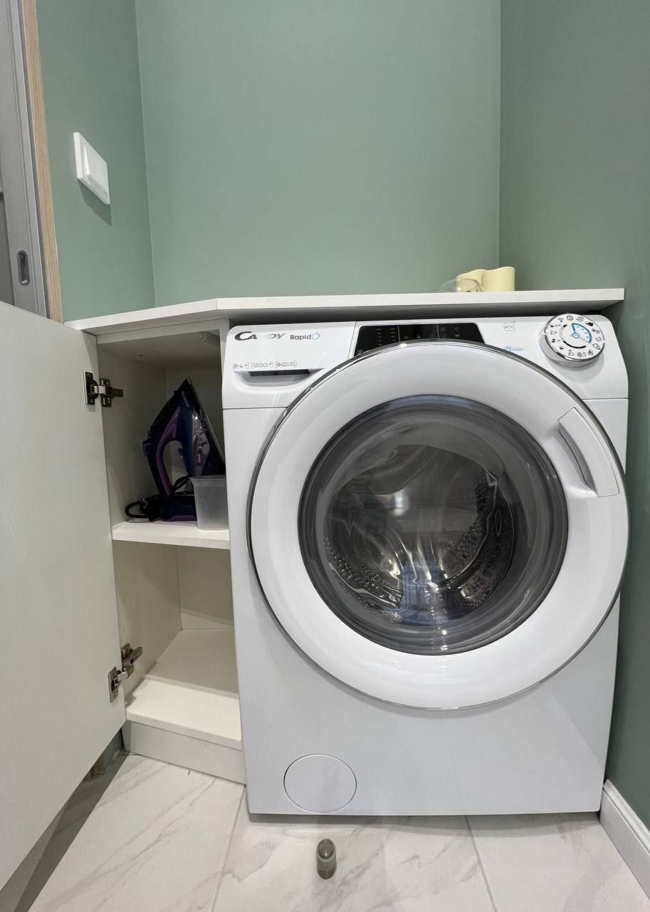 Стиральная машина и утюг