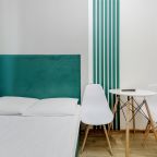 Апартаменты (С двуспальной кроватью (№8)), Апартаменты GetApart Ольминского