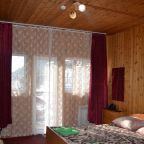 Двухместный (Комната улучшенная с большой двуспальной кроватью и балконом), Гостевой дом Гавань Байкала