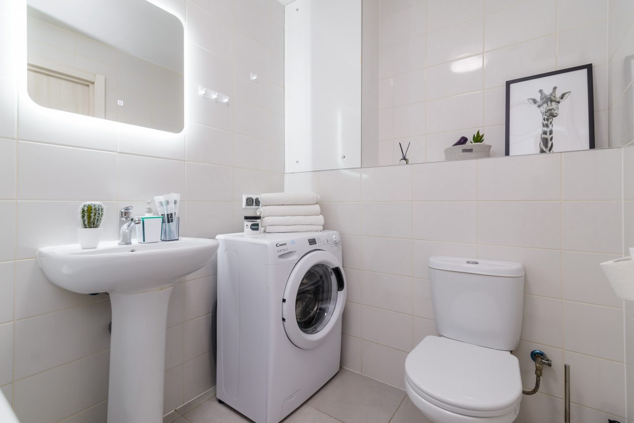 Апартаменты (Уютная квартира в новом жилом комплексе метро Братиславская), Апартаменты VV Apart