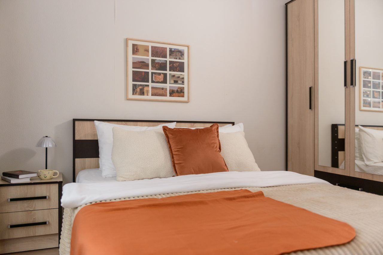 Апартаменты (Уютная квартира в новом жилом комплексе метро Братиславская), Апартаменты VV Apart