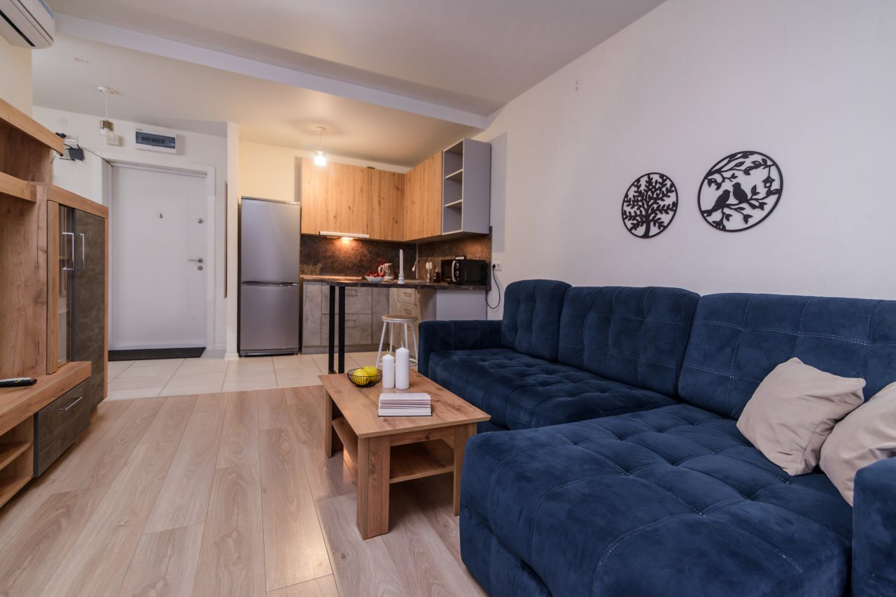 Апартаменты (Уютная квартира в новом жилом комплексе метро Братиславская), Апартаменты VV Apart