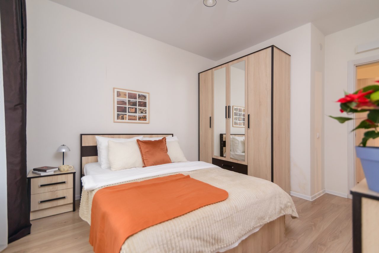 Апартаменты (Уютная квартира в новом жилом комплексе метро Братиславская), Апартаменты VV Apart