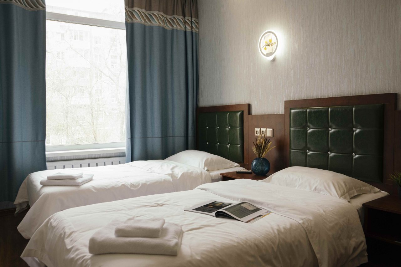 Двухместный (Стандарт с двумя односпальными кроватями) отеля Gray Hotel, Владивосток