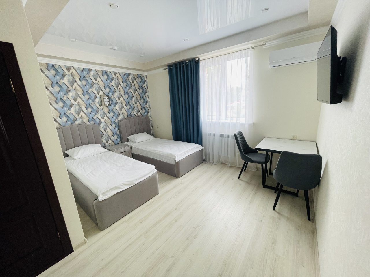 Двухместный (Стандартный номер с 2-мя раздельными кроватями) гостиницы Hotel372, Саратов