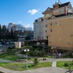 Апартаменты (Двухкомнатный LUX с одной спальней (2 этаж)), Апартаменты Real Apartments Sochi