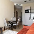Апартаменты (Двухкомнатный DeLuxe с одной спальней), Апартаменты Real Apartments Sochi