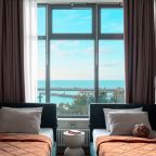 Апартаменты (Трехкомнатные Luxury Dubai с двумя спальнями), Апартаменты Real Apartments Sochi