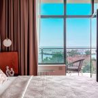 Апартаменты (Трехкомнатные Luxury Dubai с двумя спальнями), Апартаменты Real Apartments Sochi