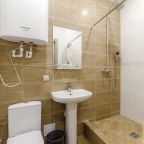 Душевая комната в номере