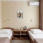 В номере чайник, чашки, чай