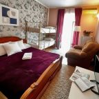 Семейный (Стандартный семейный четырёхместный), Гостиница Небуг