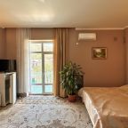 Люкс (Люкс семейный четырёхместный), Гостиница Небуг