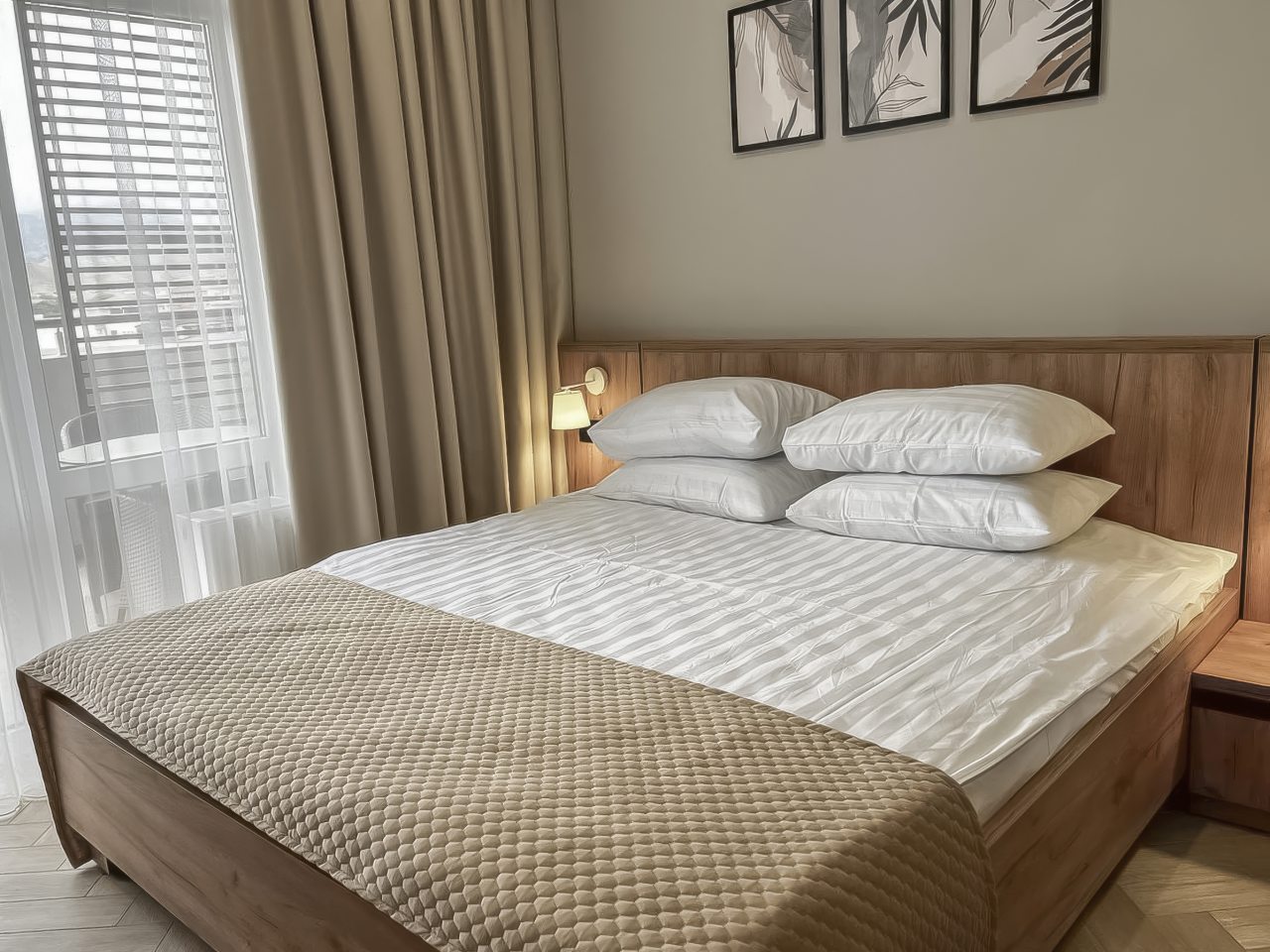 De Luxe (Делюкс), Отель Атлас Apart Hotel & SPA