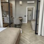 De Luxe (Делюкс), Отель Атлас Apart Hotel & SPA