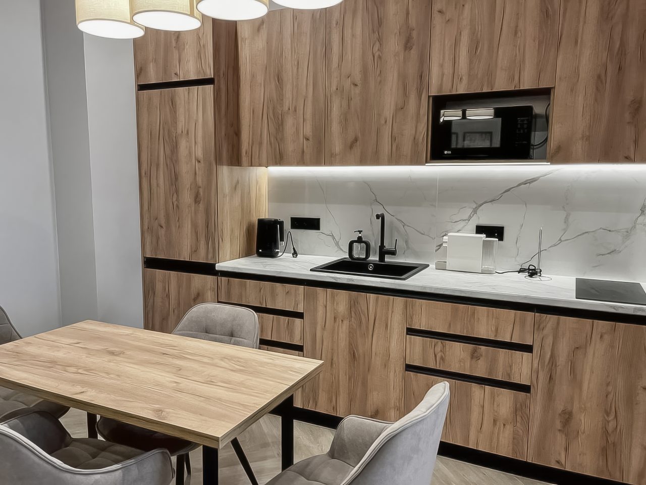 De Luxe (Делюкс Море), Отель Атлас Apart Hotel & SPA