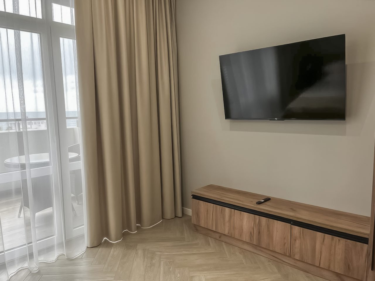 De Luxe (Делюкс Море), Отель Атлас Apart Hotel & SPA