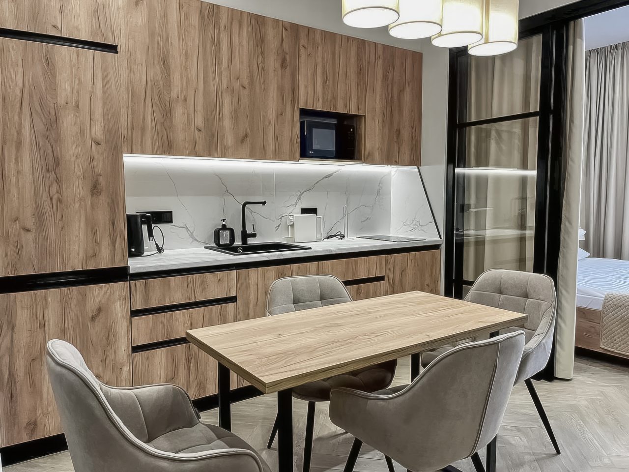 De Luxe (Делюкс Море), Отель Атлас Apart Hotel & SPA