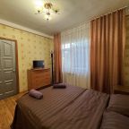 Квартира (Двухкомнатные апартаменты), Гостевой дом Эверест