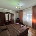 Квартира (Двухкомнатные апартаменты), Гостевой дом Эверест