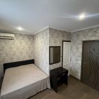 Трёхместный и более (С двуспальной кроватью и раскладным диваном), Гостевой дом Мира