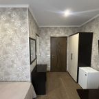 Трёхместный и более (С двуспальной кроватью и раскладным диваном), Гостевой дом Мира