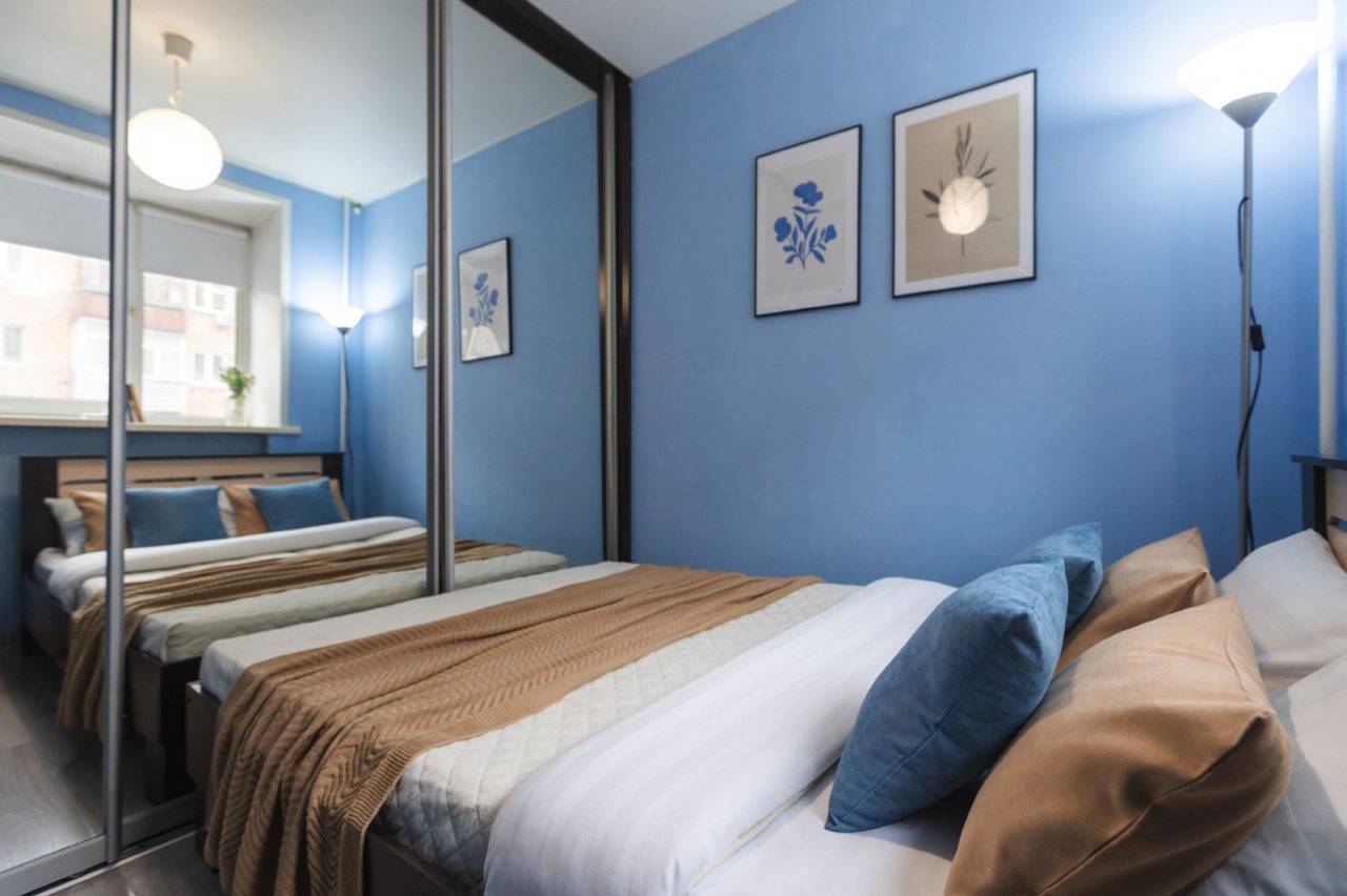 Восьмиместный (Пять Звёзд Трёхкомнатная квартира с евроремонтом), Апартаменты Пять Звёзд Трёхкомнатная квартира с евроремонтом