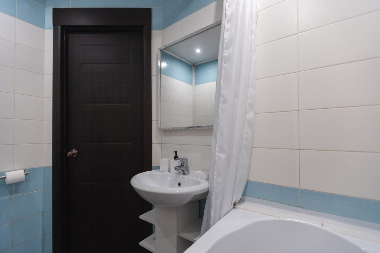 Восьмиместный (Пять Звёзд Трёхкомнатная квартира с евроремонтом), Апартаменты Пять Звёзд Трёхкомнатная квартира с евроремонтом