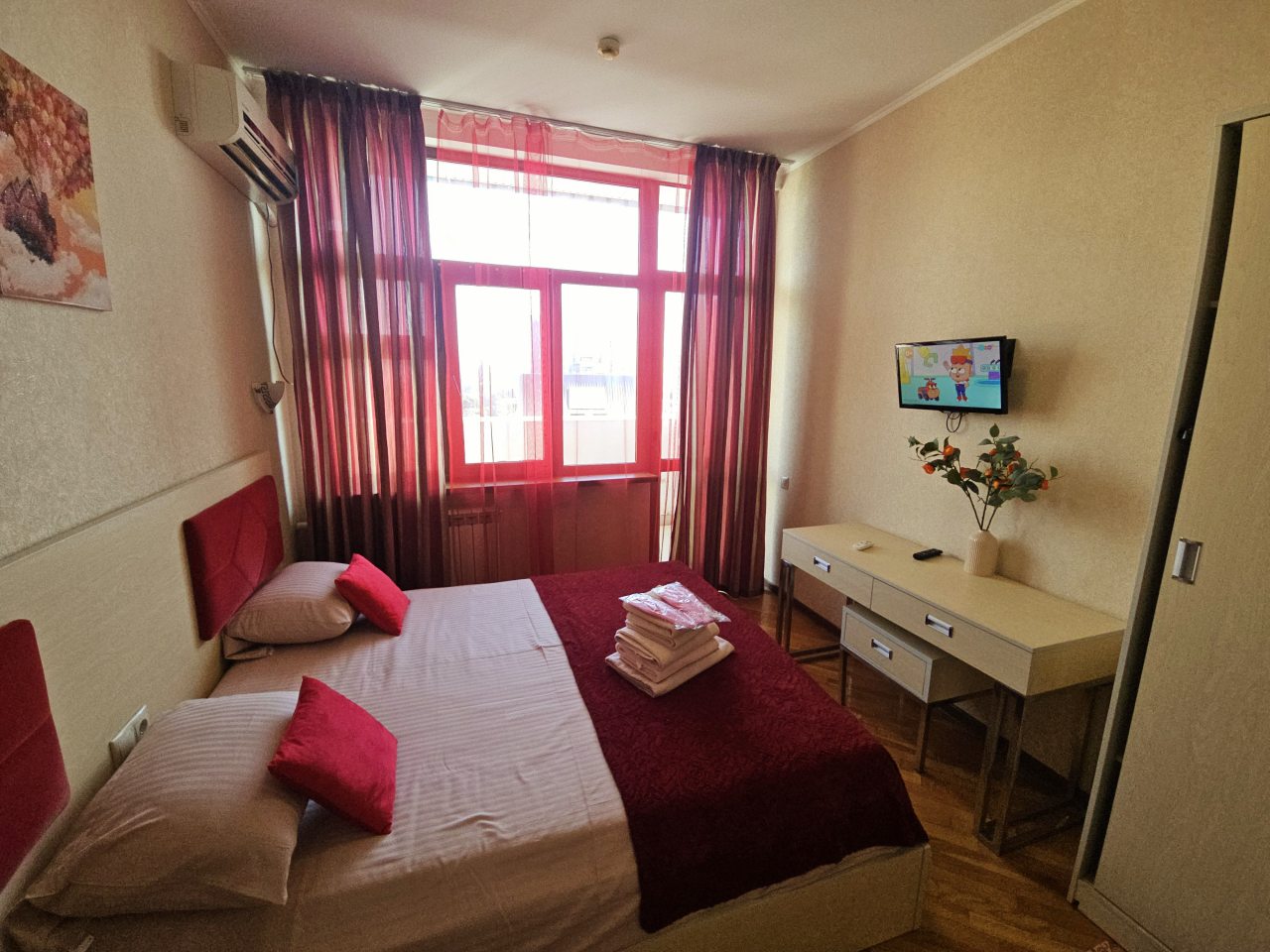 Трехместный (С кухней, балконом, вид на море, 8эт.), Апарт-отель Golden Holiday