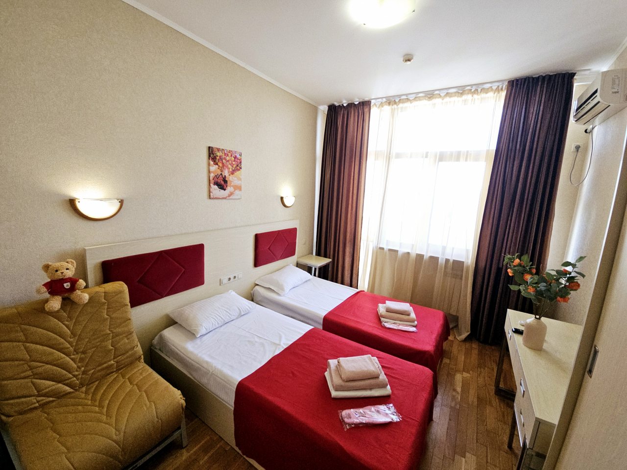 Трехместный (С кухней, балконом, вид на море, 8эт.), Апарт-отель Golden Holiday
