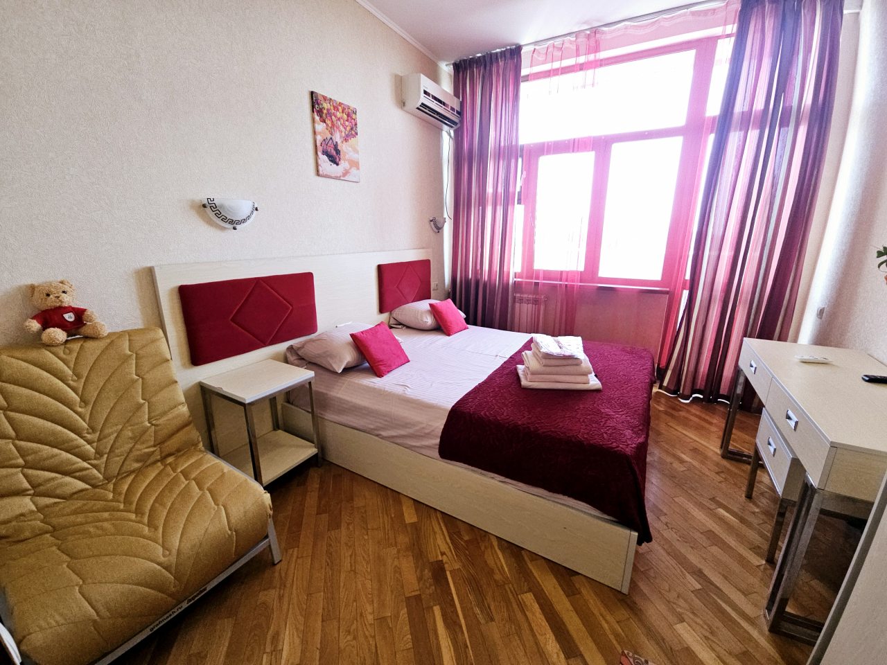Трехместный (С кухней, балконом, вид на море, 8эт.), Апарт-отель Golden Holiday