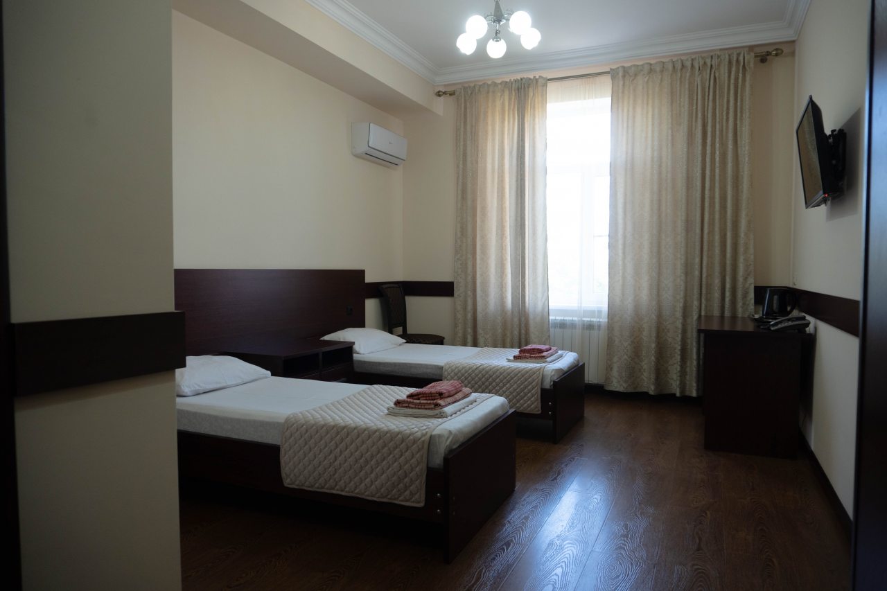 Двухместный (Двухместный номер стандарт с общей и раздельными кроватями) отеля Hotel&SPA DeLuxe, Махачкала