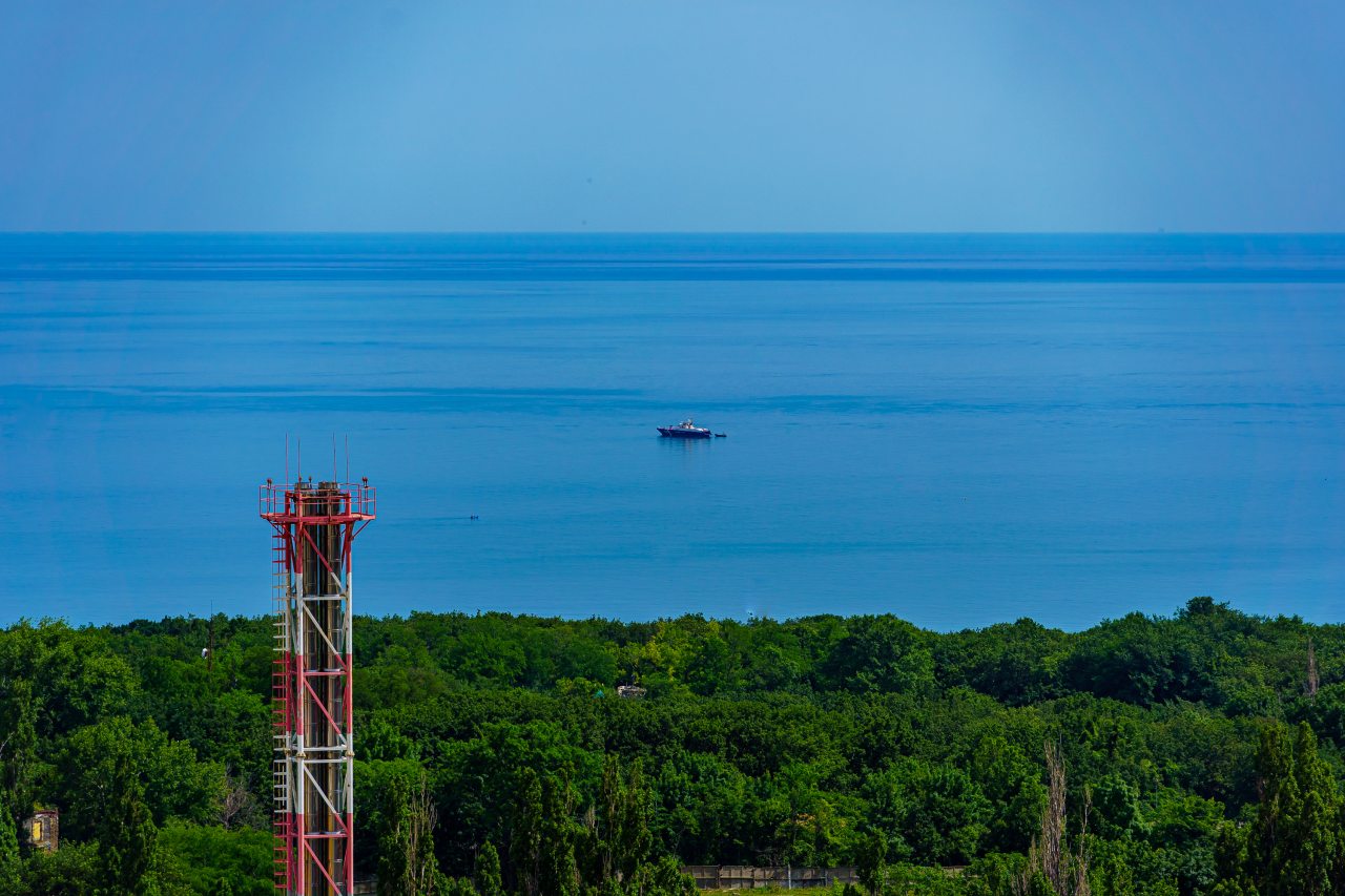 Вид на море, На проспекте Дзержинского от LetoApart