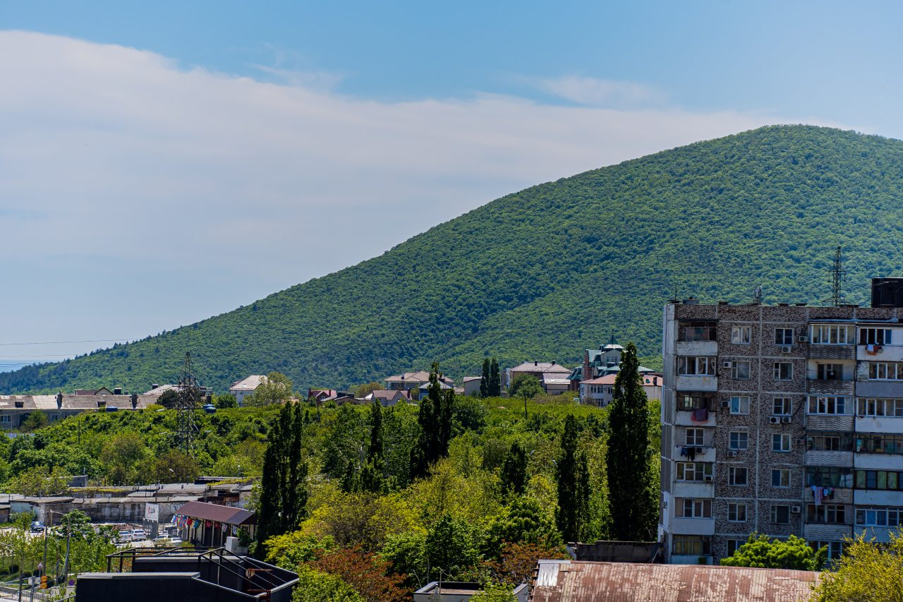 Вид на горы, Апартаменты В ЖК Аврора 2 от LetoApart
