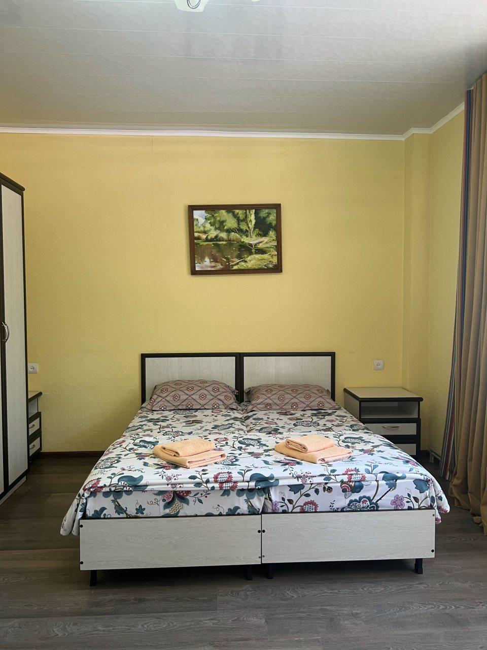 Трехместный (Трехместный номер с хорошим видом) гостевого дома Надежда, Малореченское, Крым